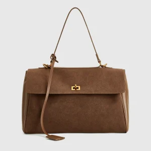 Structured flap shoulder bag with firm PU or leather, turn-lock closure, embossed or metal plate logo, premium brand positioning