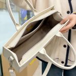 Custom PU Leather Handbag with Inner Compartment